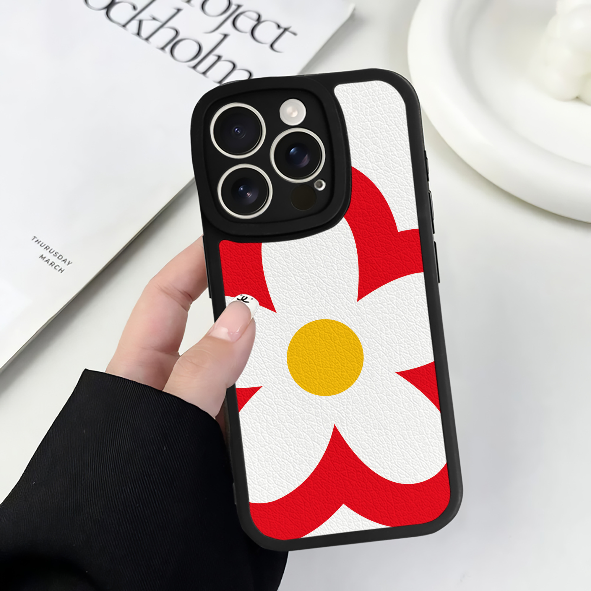 （画像用） Hello Kitty ハローキティ 【iPhone 16シリーズ対応】シリコンスマホケース（レザー調） 材質：シリコン